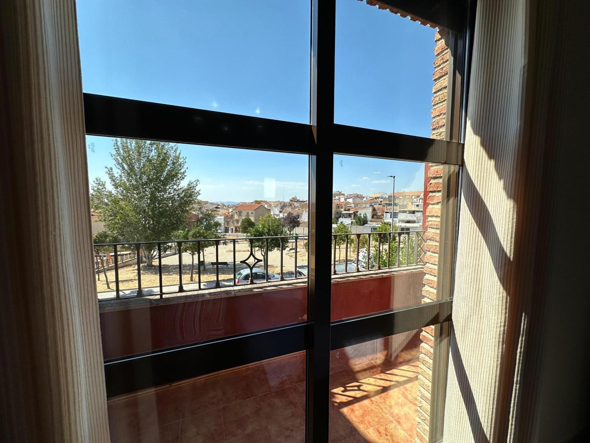 Вилла Casa Grande De Tres Plantas Con Parking Gratis Линарес Экстерьер фото